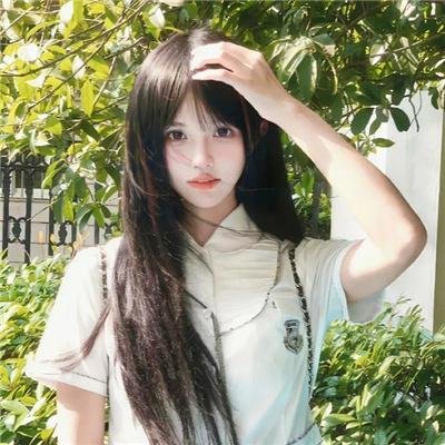 三个摩登女性